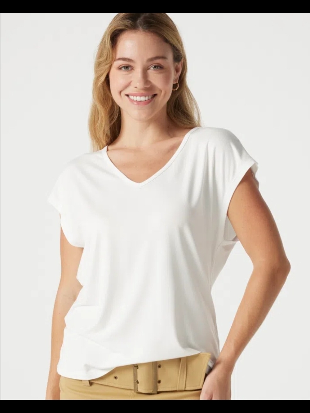 NWT Size Large HALARA White V-Neck Short Sleeve Tee